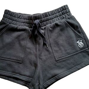 NEW• VICTORIA'S SECRET ON POINT SHORTS